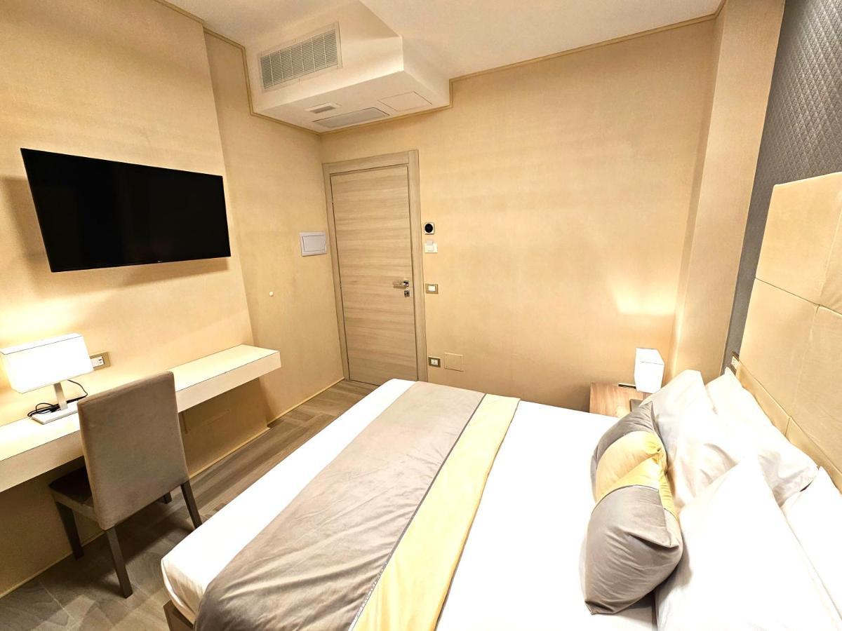Astoria Supreme - Modern Boutique Suites Lecce Exterior photo