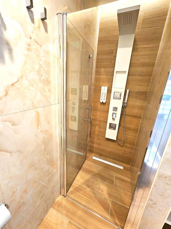Astoria Supreme - Modern Boutique Suites Lecce Exterior photo