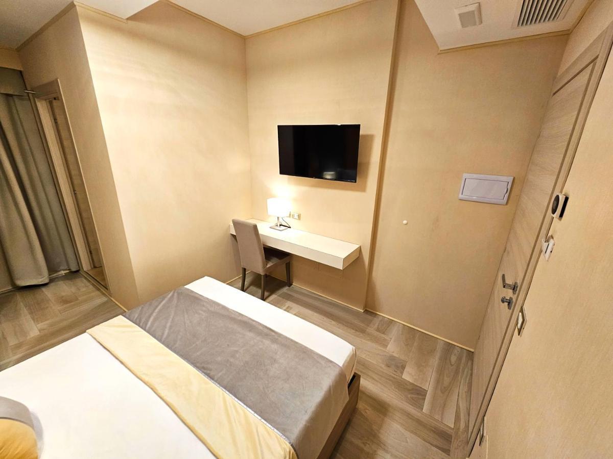 Astoria Supreme - Modern Boutique Suites Lecce Exterior photo